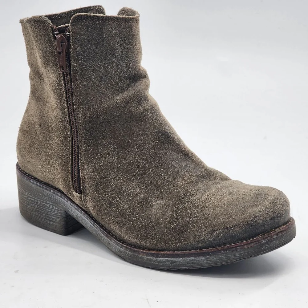 NAOT Wander Ankle Bootie in Brushed Oiled Olive Suede Size 39 8